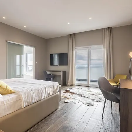 Holiday home In Mit Tollem Pool Und Meerblick *