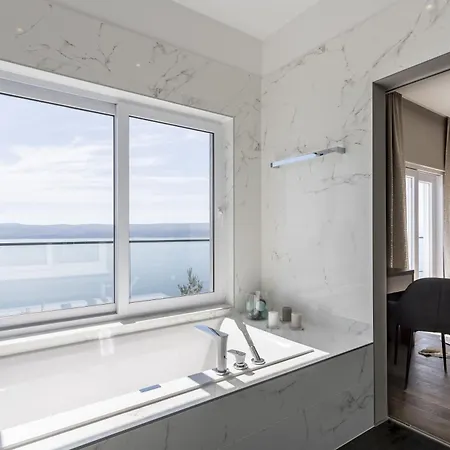 In Mit Tollem Pool Und Meerblick Holiday home Mimice